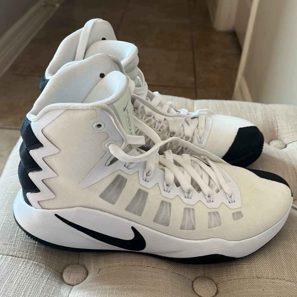 Nike Zoom Hyperdunks - image 6